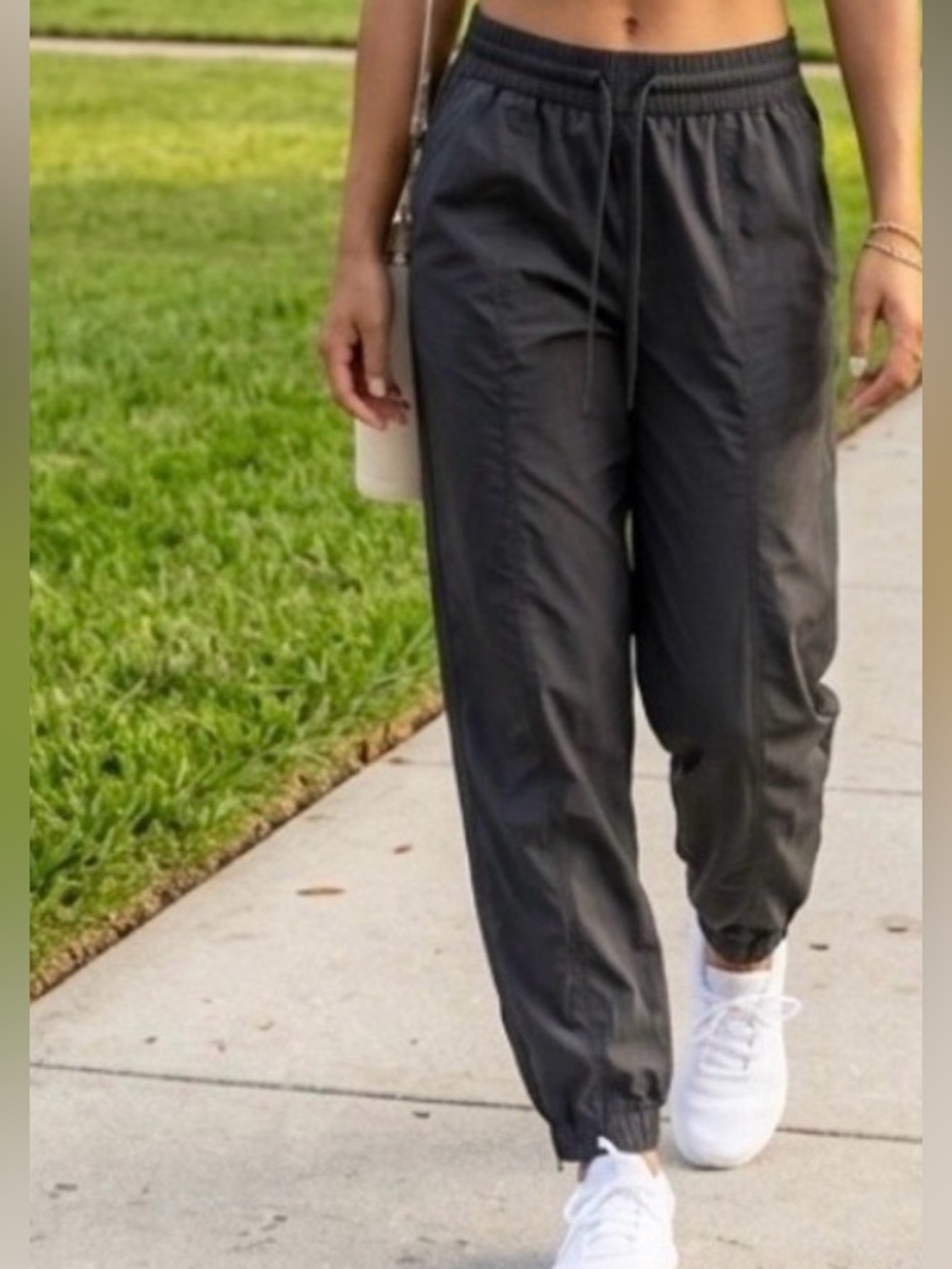 GAP women’s black Drawstring nylon Jogger Pants small